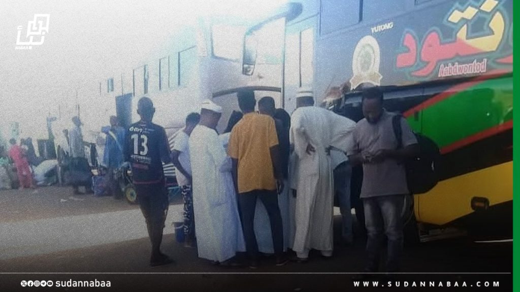 وصول 30 بصاً سفرية لإجلاء العالقين بمعبر أرقين 1 وصول 30 بصا سفرية لنقل العالقين بمعبر ارقين