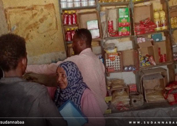 المواصفات والمقاييس تضبط كميات كبيرة من الزيوت الفاسدة في النيل الأبيض وتفتح بلاغات ضد المخالفين
