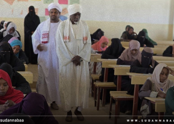 مدير جامعة القرآن الكريم يتفقد سير الامتحانات بكلية الشريعة والقانون بفرع بورتسودان