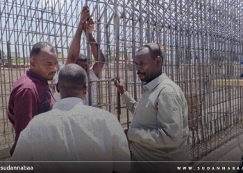 مدير عام وزارة البنى التحتية بالقضارف يشيد بتقدم العمل بطريق الستين