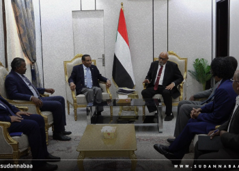 رئيس الوزراء يتفقد سير العمل بديوان المراجع العام ويؤكد أهمية تعزيز الدور الرقابي في الدولة