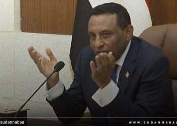 رئيس الوزراء يعقد أول اجتماع له مع طاقم الحكومة