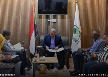 وكيل وزارة الصحة يشيد بجهود المركز القومي لأمراض الجهاز الهضمي في توطين الخدمة بالسودان