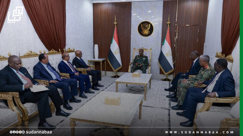رئيس مجلس السيادة يؤكد أهمية تطوير وتعزيز علاقات السودان الخارجية