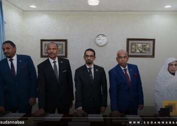 عدد من الوزراء يؤدون القسم أمام رئيس مجلس السيادة