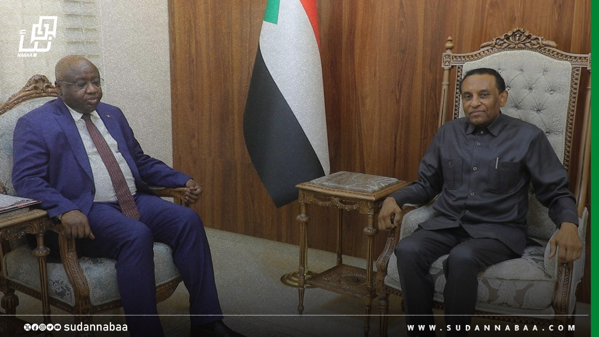 كامل إدريس يلتقي وزير المعادن ويطلع على أداء القطاع والتحديات البيئية 10 كامل إدريس يلتقي وزير المعادن ويطلع على أداء القطاع والتحديات البيئية