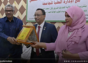 وزير التعليم العالي يشيد بدور جامعة القضارف ويؤكد دعمها للتميز العلمي