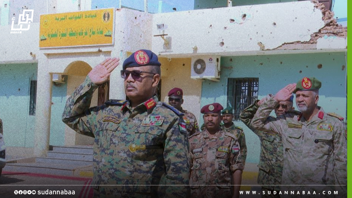 الفريق جابر يصف مدرعات الشجرة بقلعة الاستبسال 10 الفريق جابر يصف مدرعات الشجرة بقلعة الاستبسال