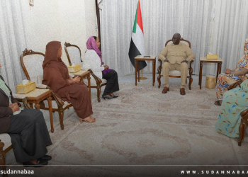 عقار يؤكد دعم الدولة لقضايا المرأة ويثمن دورها الريادي في بناء المجتمع
