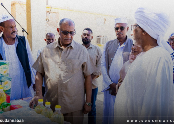 والي البحر الأحمر يدشن توزيع السلال الرمضانية للموظفين والعمال بالولاية