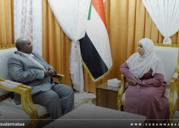 نوارة أبو محمد تطلع على برامج وخطط جمعية الهلال الأحمر السوداني