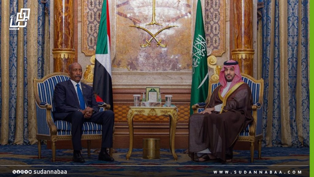 رئيس مجلس السيادة وولي العهد السعودي يجريان مباحثات مشتركة بالقصر الملكي بجدة 1 رئيس مجلس السيادة وولي العهد السعودي يجريان مباحثات مشتركة بالقصر الملكي بجدة