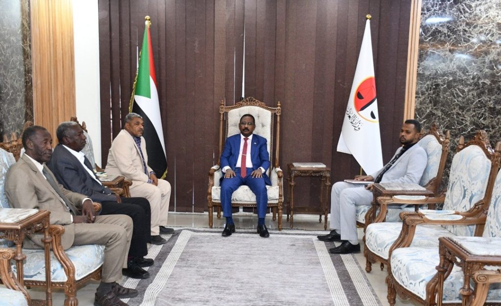 Justice Minister, Sudan Trade Union Chief Discuss Union Role in Conveying Sudan’s Position on Violations Abroad 1 وزير العدل