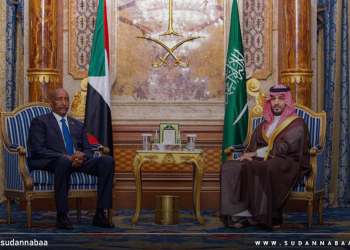 رئيس مجلس السيادة وولي العهد السعودي يجريان مباحثات مشتركة بالقصر الملكي بجدة