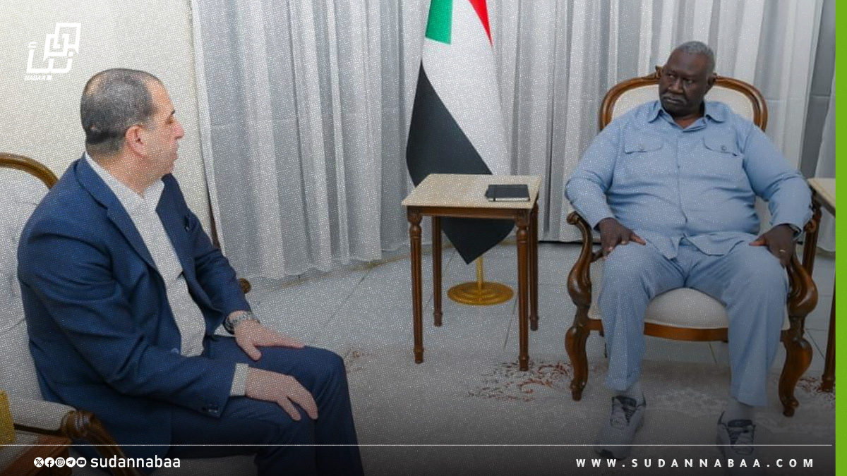 عقار يلتقي ممثل برنامج الغذاء العالمي بالسودان 10 عقار يلتقي ممثل برنامج الغذاء العالمي بالسودان