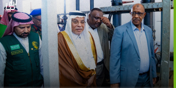 والي البحر الأحمر والسفير السعودي بالسودان يفتتحان محطة تحلية الشاحنات بتمويل من مركز الملك سلمان