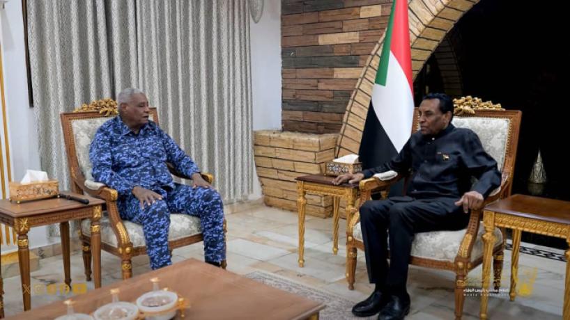 Prime Minister Briefed on Interior Ministry Efforts to Combat Smuggling and Narcotics 1 رئيس الوزراء والداخلية